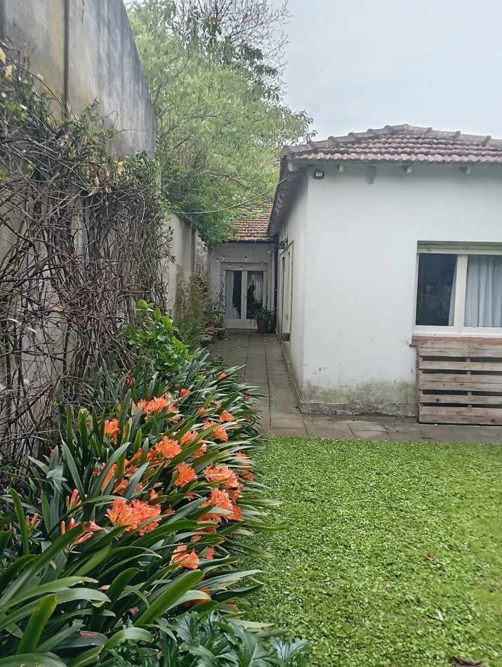 Chalet planta baja sobre lote de 10 x 33