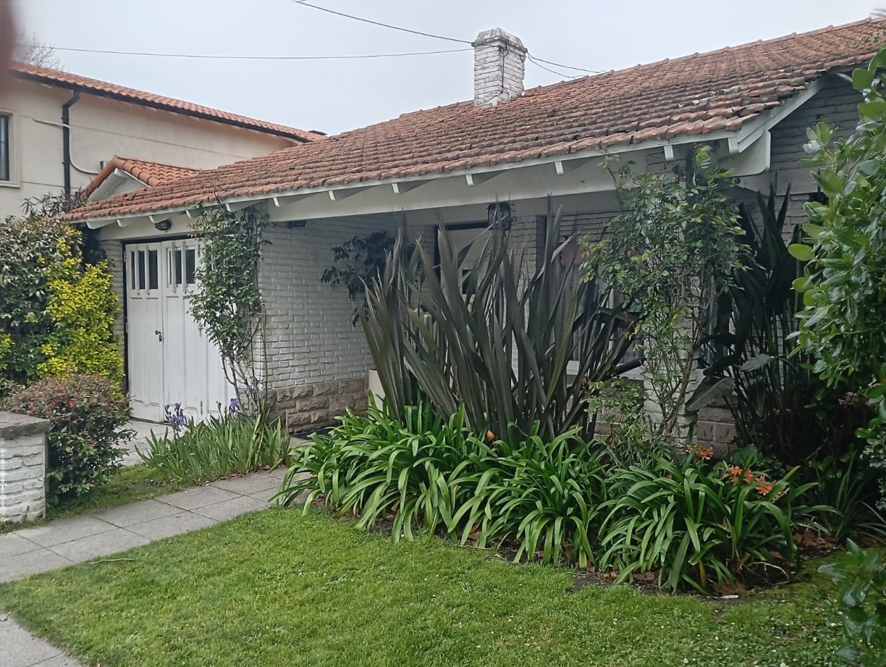 Chalet planta baja sobre lote de 10 x 33