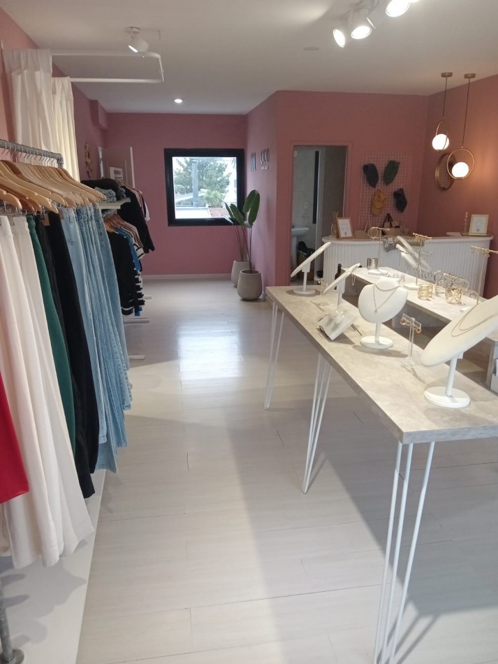 Local y 2 oficinas en venta en Guemes