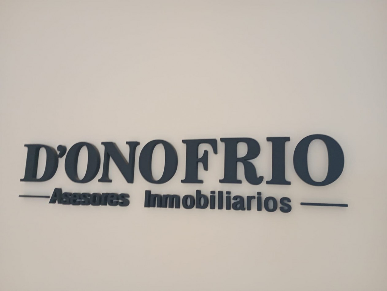 chalet sobre 2 lotes de terreno , zona shooping aldrey