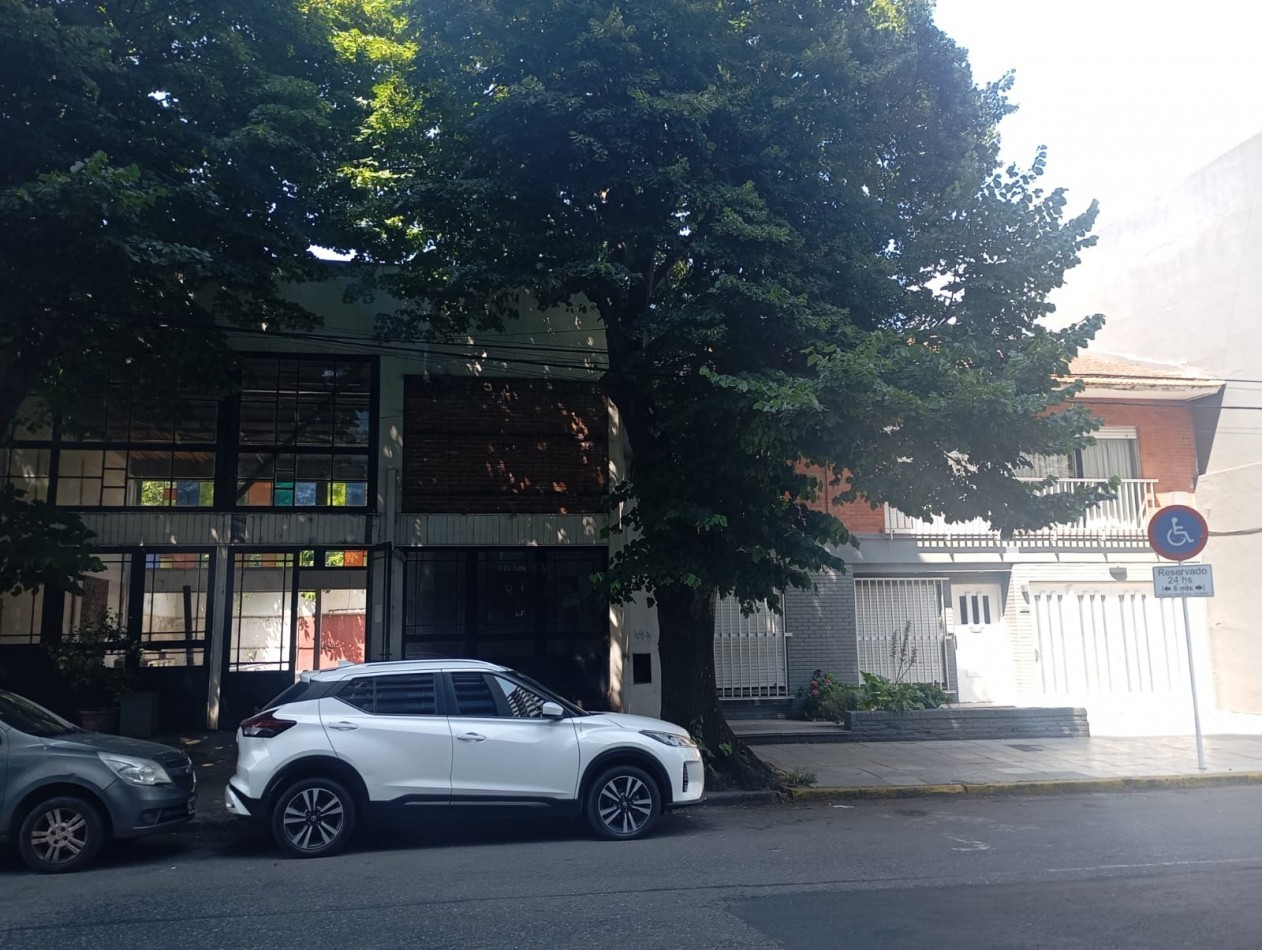 2 propiedades juntas con 21,70 m de frente apto deptos locales a metros de shopping aldrey