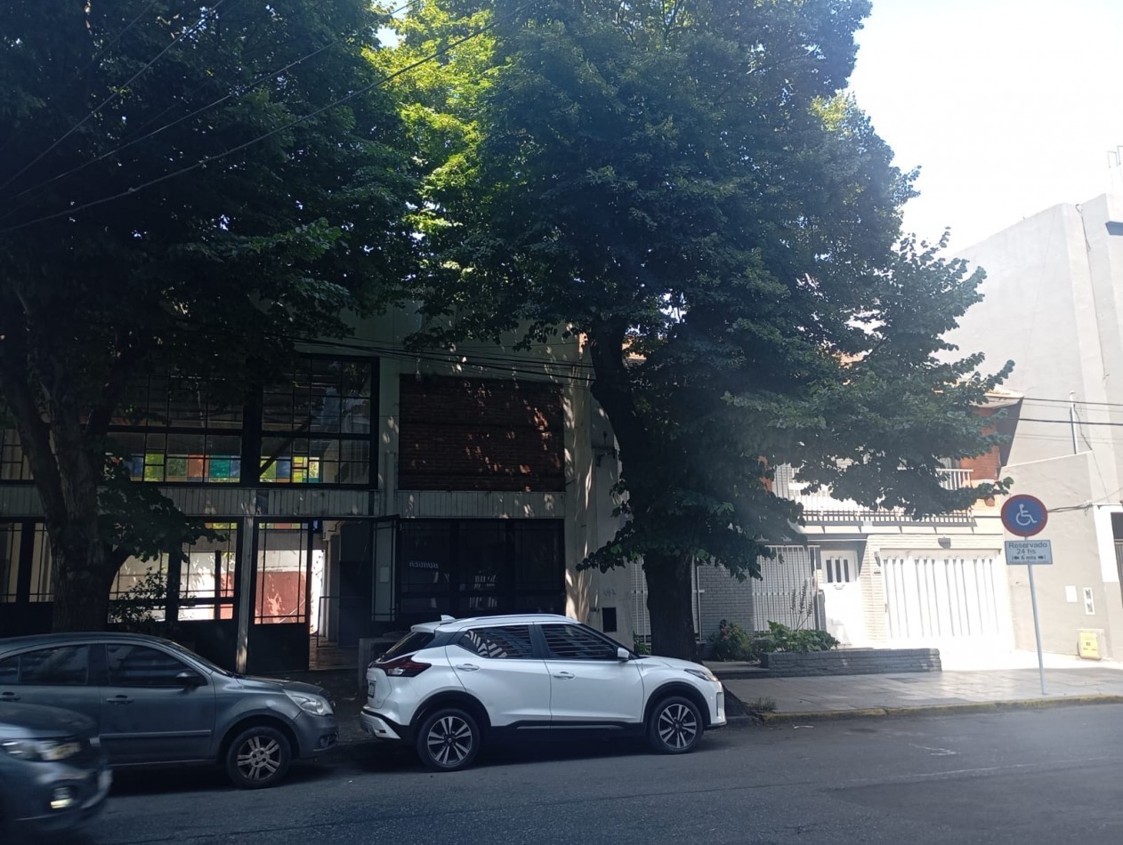 2 propiedades juntas con 21,70 m de frente apto deptos locales a metros de shopping aldrey