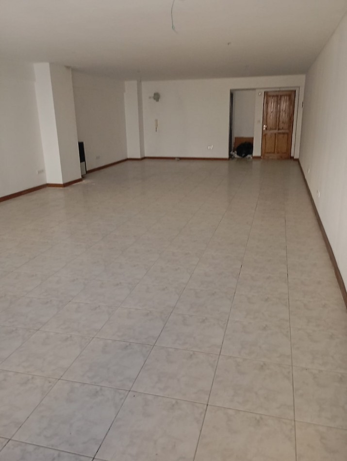Oficina uso profesional/comercial x 24 meses en alquiler 