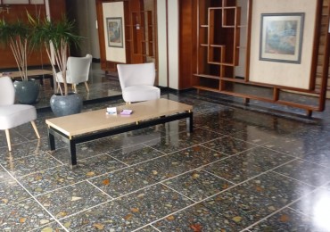Depto. 3 amb con dependencia , con o sin cochera y MUEBLES