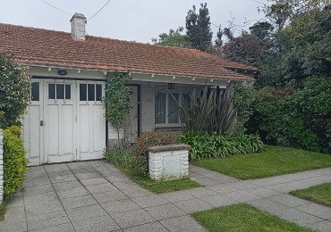 Chalet planta baja sobre lote de 10 x 33